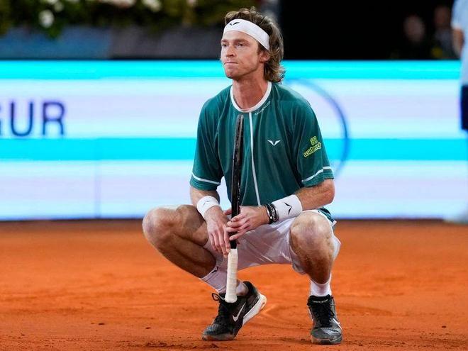 并且继续积 并且继续积