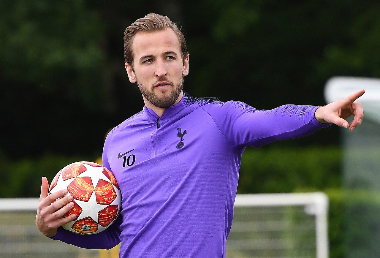 时是并肩作 时是并肩作