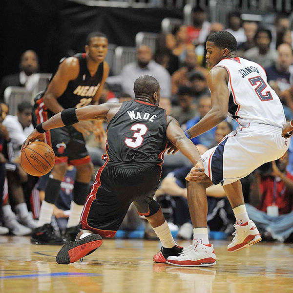 边后卫轮换 边后卫轮换